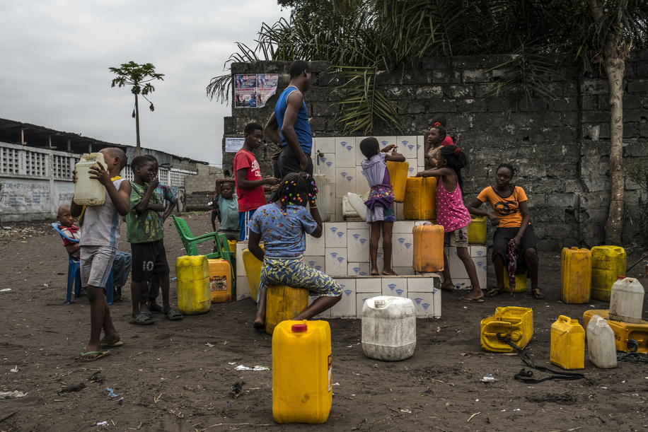 Cholera in Democratic Republic of the Congo.

Cholera is an acute enteric infection, primarily linked to insufficient access to safe water and proper sanitation.

A water pump/collection point in a neighbourhood in Kinshasa.