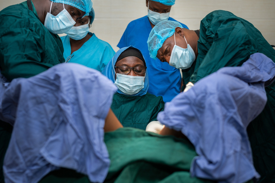 Dr Bello and her team conduct a cervical cerclage on a patient in the Jummai Babangida Aliyu Maternal and Neonatal Hospital (JBAMN) in Niger State on 24 February 2021. Cervical cancer is the only cancer in the world that can be eliminated. It’s a cancer that is both preventable and curable through access to screenings, treatment, and vaccination. It is part of WHO’s global strategy to eliminate cervical cancer by (1) increasing HPV vaccination coverage (2) increasing screening coverage and (3) increasing access to treatment for precancerous lesions and for invasive cancer. By the year 2030, it is possible for all countries to achieve 90% HPV vaccination coverage, 70% screening coverage, and 90% access to treatment for cervical pre-cancer and cancer, including access to palliative care. Reaching these targets sets the world on the path toward elimination within the century. In Nigeria, the HPV vaccine is not yet available and treatment remains difficult to access for most women. The RAiSE foundation (Reproductive rights, advocacy, safe space and empowerment) was established by Dr Amina Abubakar Bello, an obstetrician and gynecologist (and First Lady of Niger State), to raise awareness on issues affecting the survival and growth of women and girls, including education and access to cervical cancer screenings and prevention. The organization advocates to improve reproductive health rights and campaigns to improve Maternal Health and Child Health in the region. Likewise, as part of the WHO’s global initiative to accelerate the elimination of Cervical Cancer, RAiSE offers financially accessible screenings at the foundation’s screening center where women found with any cancer or precancerous issue are given free treatment by the Foundation.