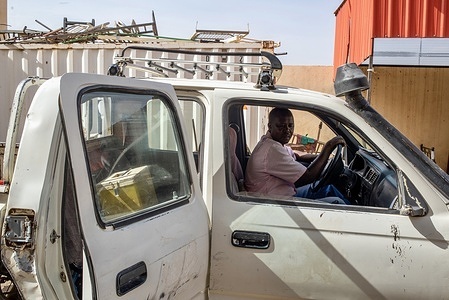 A health workers from the Ministry of Health in North Darfur, Sudan, prepares to transport an environmental sample for testing for polio in El Fasher. Sudan's Federal Ministry of Health (FMOH) declared an outbreak of circulating vaccine-derived poliovirus type 2 (cVDPV2) on 8 August 2020. The outbreak affected 58 children in 15 states across Sudan. No new cases of poliovirus have been isolated from human or sewage water since 18 December 2020. The FMOH, alongside its partners WHO and UNICEF, are now working to maintain the level of surveillance required to rapidly detect any new emergence of the virus.