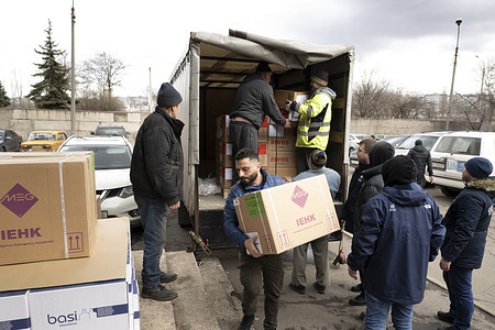 WHO delivered critical medical supplies to health authorities in Kryvyi Rih, Ukraine on 21 February 2023. The shipment included trauma and emergency medical supplies as well as medications necessary to treat people living with noncommunicable diseases. Related video: https://youtu.be/6Cml-yuN66Q  