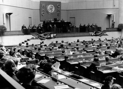 Ninth World Health Assembly (WHA9), Geneva, 8 - 25 May 1956 General view of the Assembly during a plenary meeting. - Title of WHO staff and officials reflects their respective position at the time the photo was taken.